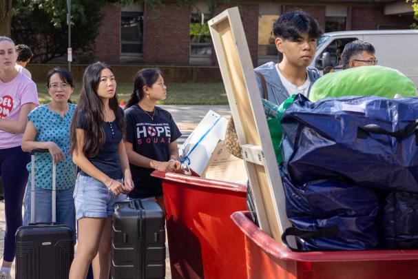 Move-in day at the Honors College is a student and family affair.